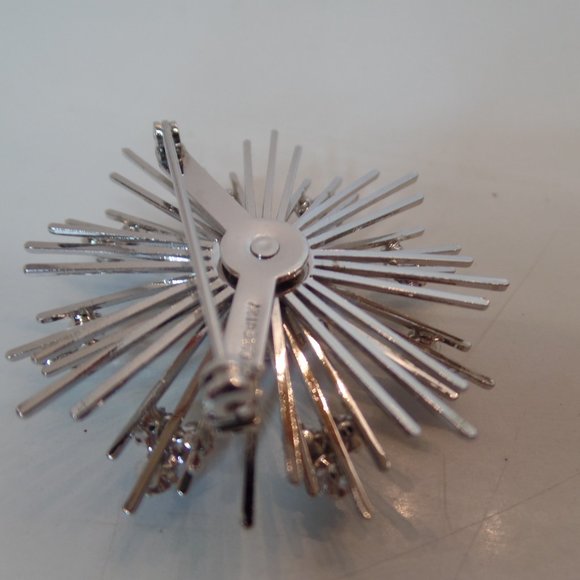 Sarah Coventry (Signed all 3 pieces) Starburst Atomic Brooch & Clip on Ear Rings - Picture 4 of 11